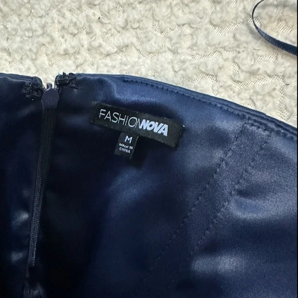 Elegant Navy Blue Strapless Dress - Picture 3 of 4